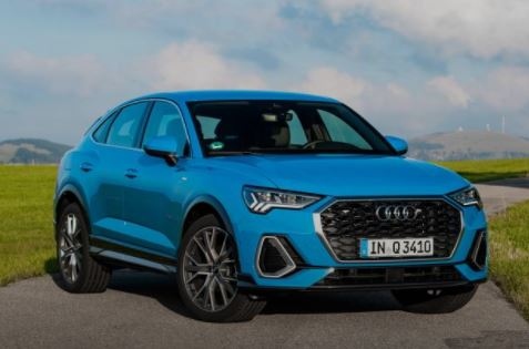 Първото поколение на Audi Q3 дебютира през 2011 година и